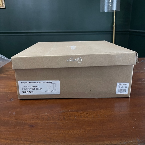 Madewell Mira Side-Seam Ankle Boot in Leather - Picture 2 of 5